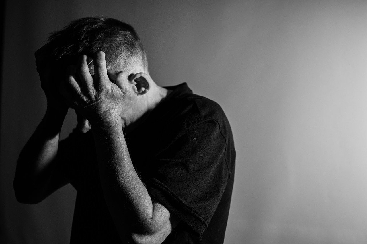 メンタルヘルスコラム：孤独が及ぼす心理的な影響